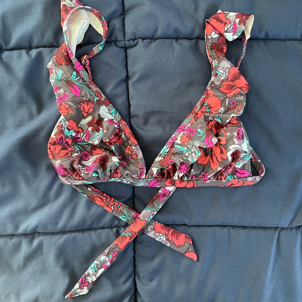 Ruffle Floral Bikini Top